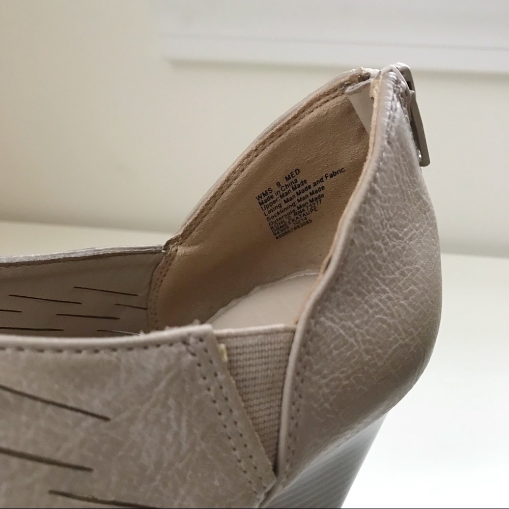 NWOT DANA BUCHMAN Peep Toe Heels (9) - Picture 3 of 7